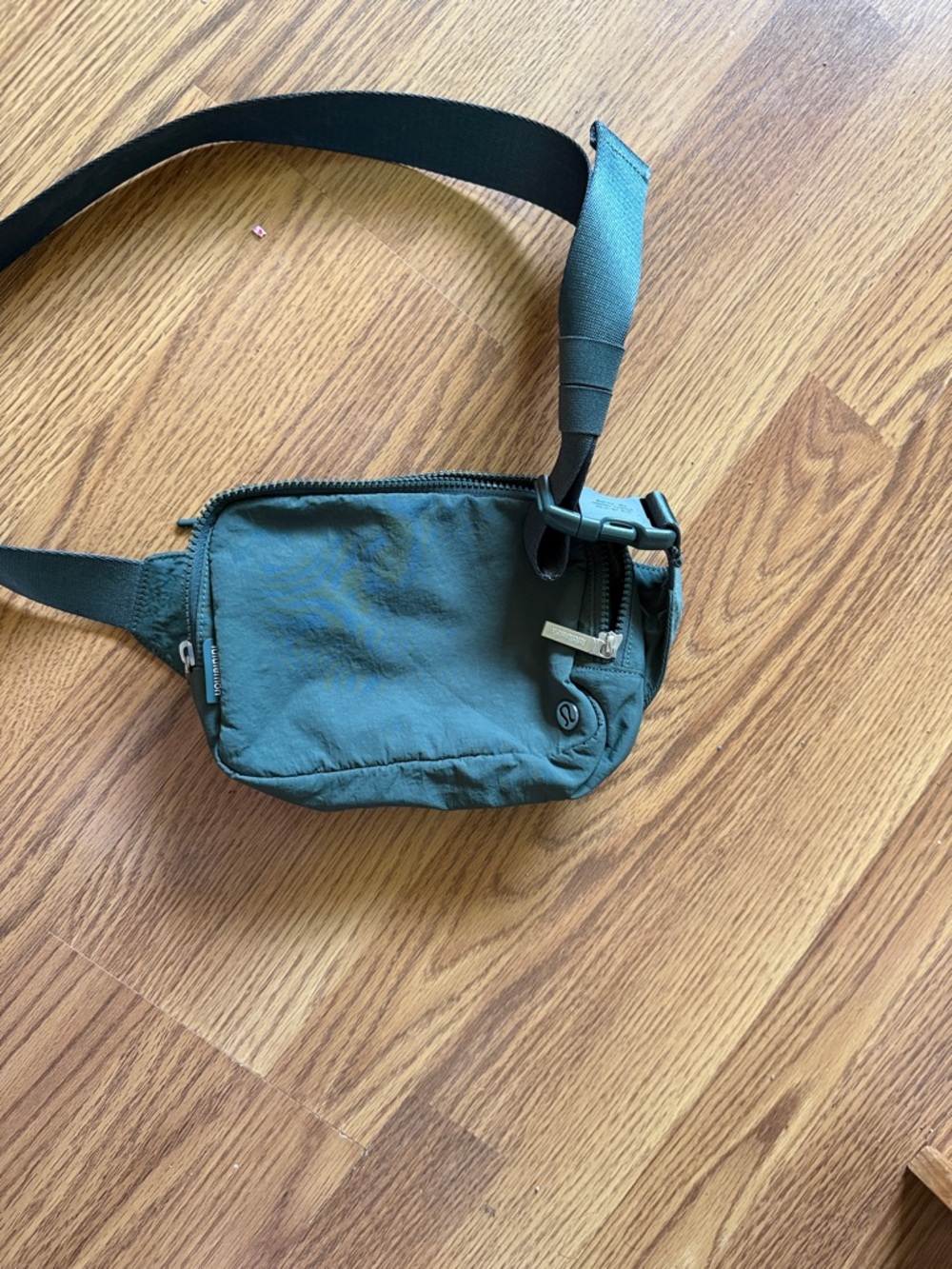 lululemon 2L Olive Green Belt Bag
